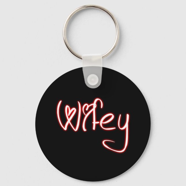 Llavero Keychain Wifey - Rojo blanco negro con fuente card (Anverso)