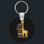 Llavero La fe de la jirafa motivacional más alta que el mi<br><div class="desc">Que tu fe sea más alta que tu miedo. Graciosa mercadería inspiradora para los que aman a los animales, cita de motivación, fanáticos del humor, chistes, puntas de animales, sarcasmo y cita graciosa. Mantente alto, ten confianza como tu animal espiritual con esta mercadería de jirafa. Un gran regalo para los...</div>