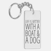 La vida es mejor con un barco y un collar de perro