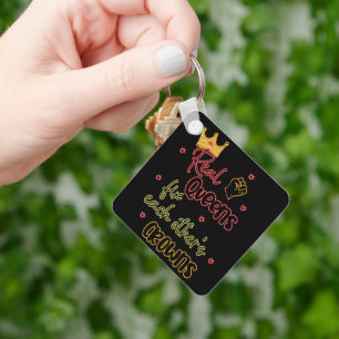 Llavero Las reinas reales se arreglan mutuamente con sus c