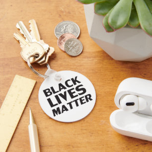 Llavero Las vidas negras importan de la tipografía blanca