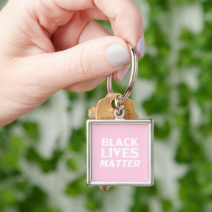 Llavero Las vidas negras importan, el blanco rosa claro
