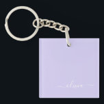 Llavero Lavender Purple Modern Script Girly Monograma Nomb<br><div class="desc">Cadena de claves de nombres de monograma de escritura simple morada de lavanda. Esto hace que el dulce perfecto cumpleaños 16,  boda,  ducha de novia,  aniversario,  ducha de bebé o fiesta de soltera sea regalo para alguien que ama el lujo glam y los estilos de moda.</div>