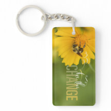 Llave rectangular de acrílico "Bee the Change"