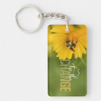 Llavero Llave rectangular de acrílico "Bee the Change"