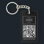 Llavero Logotipo de negocio negro personalizado y código Q<br><div class="desc">El diseño moderno y mínimo de la cadena de claves de marca comercial incluye el logotipo de su empresa, el código QR de su personalizado y el sitio web personalizado u otro texto informativo que se puede personalizar. Se pueden cambiar los colores blanco y negro. ¡Hace un gran regalo promocional...</div>