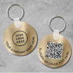 Llavero Logotipo de personalizado Código QR Oro promociona<br><div class="desc">Simple y moderna cadena de claves promocionales para su empresa u organización con un fondo metálico de imitación de oro cepillado. Añada su logotipo, introduzca la dirección URL de su sitio web para crear un código QR escaneado y agregue dos líneas de texto personalizado, como el nombre de su empresa,...</div>