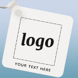 Llavero Logotipo simple con negocio de texto<br><div class="desc">Añade tu propio logotipo y elección de texto a este diseño. Eliminar el texto si lo prefiere. Minimalista y profesional. Excelente para la marca de empleados,  o como producto promocional para sus clientes y clientes.</div>