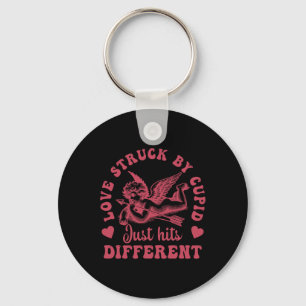 Llavero Love Cupid Struck Por Apenas Golpea Diferente San
