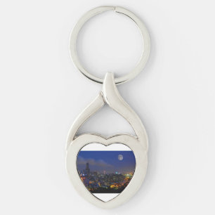 Llavero Luna sobre la ciudad - Elegante cadena nocturna