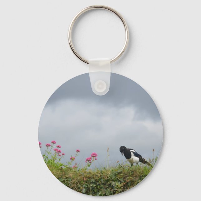 Llavero Magpie y flores silvestres. (Anverso)