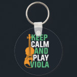 Llavero Mantener la calma y jugar al violín de la viola<br><div class="desc">Diseño de aficionados a la música de orquesta retro vintage para los que tocan instrumentos musicales de cuerdas en una banda de música o sinfonía. Mercadería de amante de la música clásica de Guay para violinistas, violinistas, músicos y artistas. Perfecto para profesores de violín, aficionados a la orquesta y para...</div>
