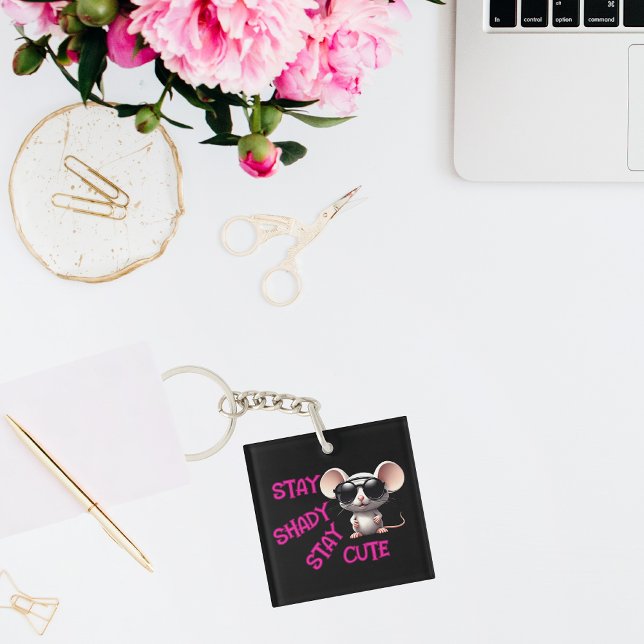 Llavero Mantente a la sombra, mantente al ratón (Subido por el creador)