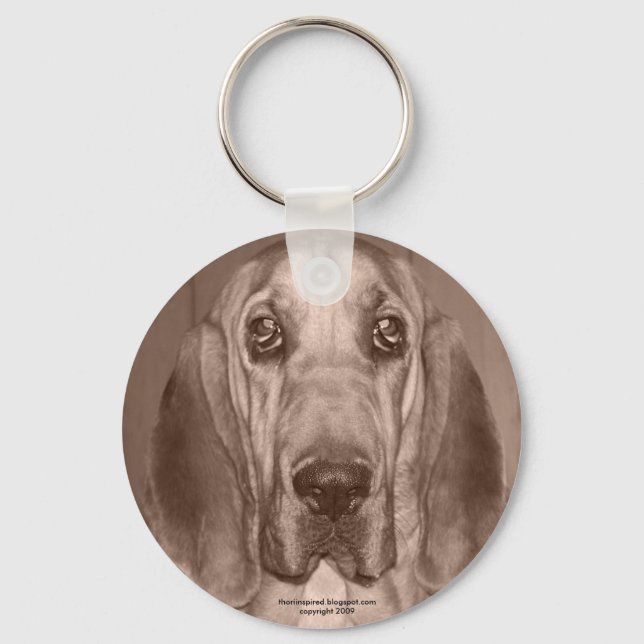 Llavero Mazy the Bloodhound de thoriInspirado (Anverso)