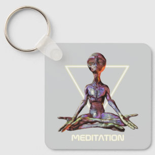 Llavero Meditación. Extranjero en posición tranquila