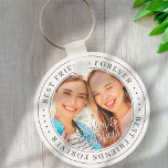 Llavero Mejor Amigos para siempre BFF Fotografía simple mo<br><div class="desc">Este diseño simple y clásico está compuesto por tipografía de la síspera y agrega una foto personalizado. "Best Friends Forever" (Los mejores amigos para siempre) gira en torno a la foto de tus amigos</div>