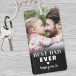Llavero Mejor foto personalizada de papá<br><div class="desc">La cadena fotográfica personalizada Best Dad. Esta cadena de teclas personalizada de rectángulo vertical es un significativo keepsake diseñado para celebrar a papá y su rol único dondequiera que vaya. Diseñado con una tipografía audaz y moderna, incluye el "Mejor Padre de la Historia" con la opción de cambiar al "Mejor...</div>