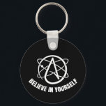 Llavero metálico circular de ateísmo y ciencia.<br><div class="desc">Llavero metálico circular de ateísmo y ciencia ("Believe in yourself") ¡Añade un toque único y significativo a tus llaves con nuestro elegante llavero metálico circular de 5 cm! Este diseño exclusivo combina el símbolo del ateísmo y el símbolo de la ciencia sobre un sofisticado fondo negro, resaltando la importancia del...</div>