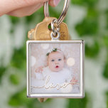 Llavero Mi Personalizado de fotos para bebés<br><div class="desc">¡Tu foto de bebé favorita en un llavero! Sube tu propia imagen para crear tu cadena de claves para ti mismo o como regalo a la familia,  amigos,  padres y abuelos! La palabra amor en un guión de verificación aparece sobre tu foto.</div>