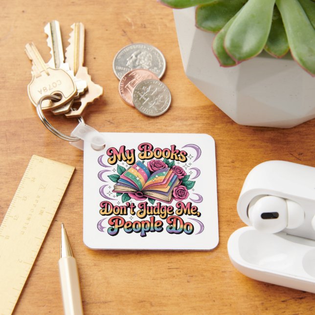 Llavero Mis Libros No Me Juzgan... (Escritorio )
