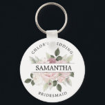 Llavero Moda Rústica Rubor Floral rosa rosada personalizad<br><div class="desc">Rústica moda rosa y rosas blancas están rodeadas de hojas y viñas verdes. El nombre de la dama de honor divide a los rosas por la mitad. El nombre y el boda de la novia están escritos en texto curvado encima de la dama de honor de los rosas, en el...</div>