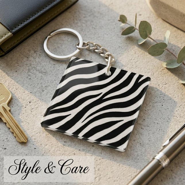 Llavero moderno con estampado de cebra Accesorio e (Modern Zebra Pattern Keychain Stylish Accessory)