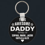 Llavero Moderno, este maravilloso papá pertenece al día de<br><div class="desc">Personalizado,  este asombroso papá pertenece a la cadena de claves del Día del Padre Estrella Personalizarlo con los nombres de sus hijos.</div>