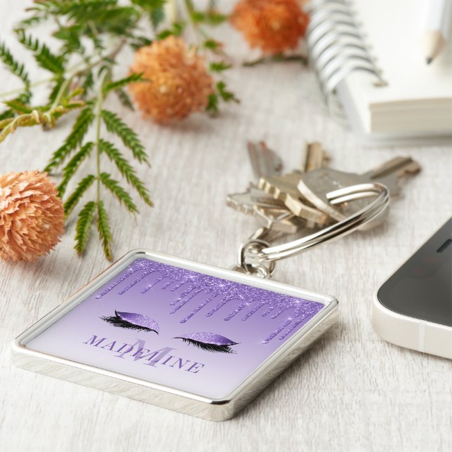 Llavero Moderno Purpurina de monograma púrpura de moda (Lado)