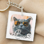 Llavero Moderno y sencillo nombre y foto de gato en Guay<br><div class="desc">Este diseño sencillo y moderno se compone de una tipografía de escritura moderna y sencilla. Añadir la foto del mascota personalizado de su gato o gatito</div>