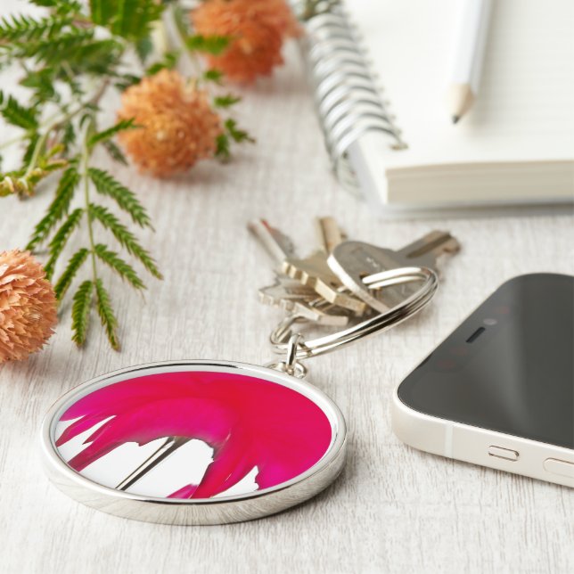 Llavero Momento capturado: Elegancia de Petal de Rosa Roja (Lado)