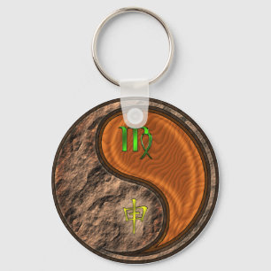 Llavero Mono de Virgo y Madera