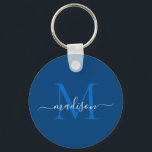 Llavero Monograma blanco azul de la Marina Nombre de guión<br><div class="desc">Monograma blanco azul de la marina simple Elegante cadena de caracteres giratorios modernos</div>