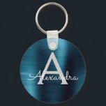 Llavero Monograma de acero inoxidable falso moderno azul<br><div class="desc">Llavero metálico elegante y moderno de acero inoxidable falso azul. Estos llaveros se pueden personalizar para incluir tu inicial y nombre. Estos llaveros son excelentes regalos para cumpleaños,  despedidas de soltera o fiestas de bachelorette.</div>