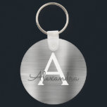 Llavero Monograma de acero inoxidable Faux Silver de lujo<br><div class="desc">Clásica Elegante Metálica De Acero Inoxidable De Lujo Plata Faux. Estas cadenas de claves se pueden personalizar para incluir su nombre inicial y su nombre de pila. Estas cadenas de claves hacen grandes favores de cumpleaños,  ducha de novia o fiesta de soltera.</div>