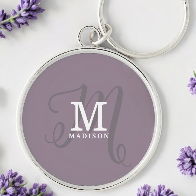 Llavero Monograma de caligrafía estiloso y nombre morado (Personalize with your name and monogram initial.)