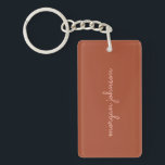 Llavero Monograma de moda | Naranja quemado   nombre de gu<br><div class="desc">Un elegante monograma personalizado con letra manuscrita casual en naranja quemado y sonriente a la moda.</div>