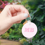 Llavero Monograma inicial rosado moderno minimalista<br><div class="desc">Cadena de claves de monograma inicial rosado Minimalista moderno. Crea tu propia cadena de claves personalizada con el nombre inicial del personalizado.</div>