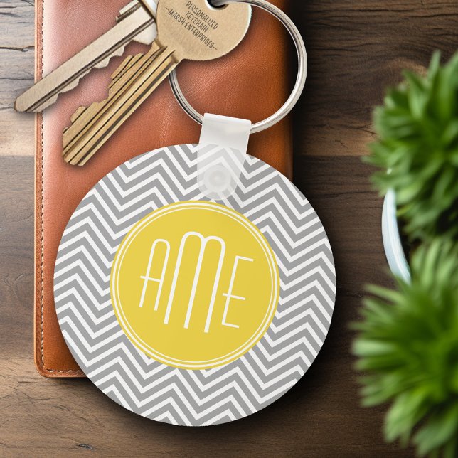 Llavero Monograma Personalizado de Chevrons Gris y Amarill (Personalized Keychain - Add Name or Monogram)