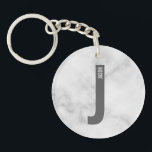 Llavero Monograma y nombre modernos en negrita personaliza<br><div class="desc">Diseño de monograma moderno con letra de monograma personalizada "J" y nombre en estilo de letra sans serif negrita moderna. Regalo perfecto para él, regalo del día del padre, regalo para los padrinos y más. Tenga en cuenta: los detalles de mármol están simulados en la obra de arte. No se...</div>