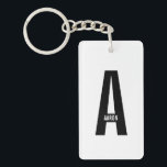 Llavero Monograma y nombre modernos personalizados en negr<br><div class="desc">Diseño de monograma moderno con letra de monograma personalizada "A" y nombre en estilo de fuente sans serif negrita moderna.

Regalo perfecto para él,  regalo del día del padre,  regalo para el séquito de la boda y más.</div>