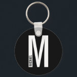 Llavero Monograma y nombre negrita personalizado moderno<br><div class="desc">Diseño de Monograma Moderno con letra monográfica personalizada "M" y nombre en negrita moderna sans serif estilo tipo de letra. Perfecto regalo para él,  regalo del día del padre,  regalo para el novio y más.</div>