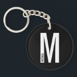 Llavero Monograma y nombre personalizados en negrita<br><div class="desc">Diseño de monograma moderno con letra de monograma personalizada "M" y nombre en estilo de letra sans serif negrita moderna. Regalo perfecto para él,  regalo del día del padre,  regalo para los padrinos y más.</div>