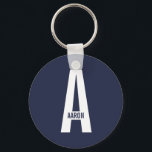 Llavero Monograma y nombre personalizados en negrita moder<br><div class="desc">Diseño de monograma moderno con letra de monograma personalizada "A" y nombre en estilo de letra sans serif negrita moderna.

Regalo perfecto para él,  regalo del día del padre,  regalo para los padrinos y más.</div>