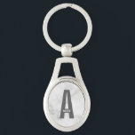 Llavero Monograma y nombre personalizados en negrita moder<br><div class="desc">Diseño de monograma moderno con letra de monograma personalizada "A" y nombre en estilo de fuente sans serif moderno y negrita.</div>
