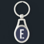 Llavero Monograma y nombre personalizados en negrita moder<br><div class="desc">Diseño de monograma moderno con letra de monograma personalizada "E" y nombre en estilo de letra sans serif negrita moderna.

Regalo perfecto para él,  regalo del día del padre,  regalo para los padrinos y más.</div>