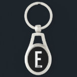 Llavero Monograma y nombre personalizados modernos en negr<br><div class="desc">Diseño de monograma moderno con letra de monograma personalizada "E" y nombre en estilo de letra sans serif negrita moderna.

Regalo perfecto para él,  regalo del día del padre,  regalo para el padrino y más.</div>
