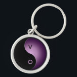 Llavero monograma yin yang - púrpura<br><div class="desc">Yin yang diseña para personalizar con tu monograma y el de tu otra mitad.</div>