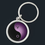 Llavero monograma yin yang - púrpura<br><div class="desc">Yin yang diseña para personalizar con tu monograma y el de tu otra mitad.</div>