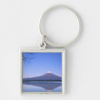 Monte Fuji desde el lago Motosu, Yamanashi, Japón