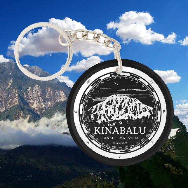 Llavero Monte Kinabalu - Ilustracion Ranau Malaysia Sabah (Mount Kinabalu Malaysia Keychain in Back with a white compass and mountain illustration)